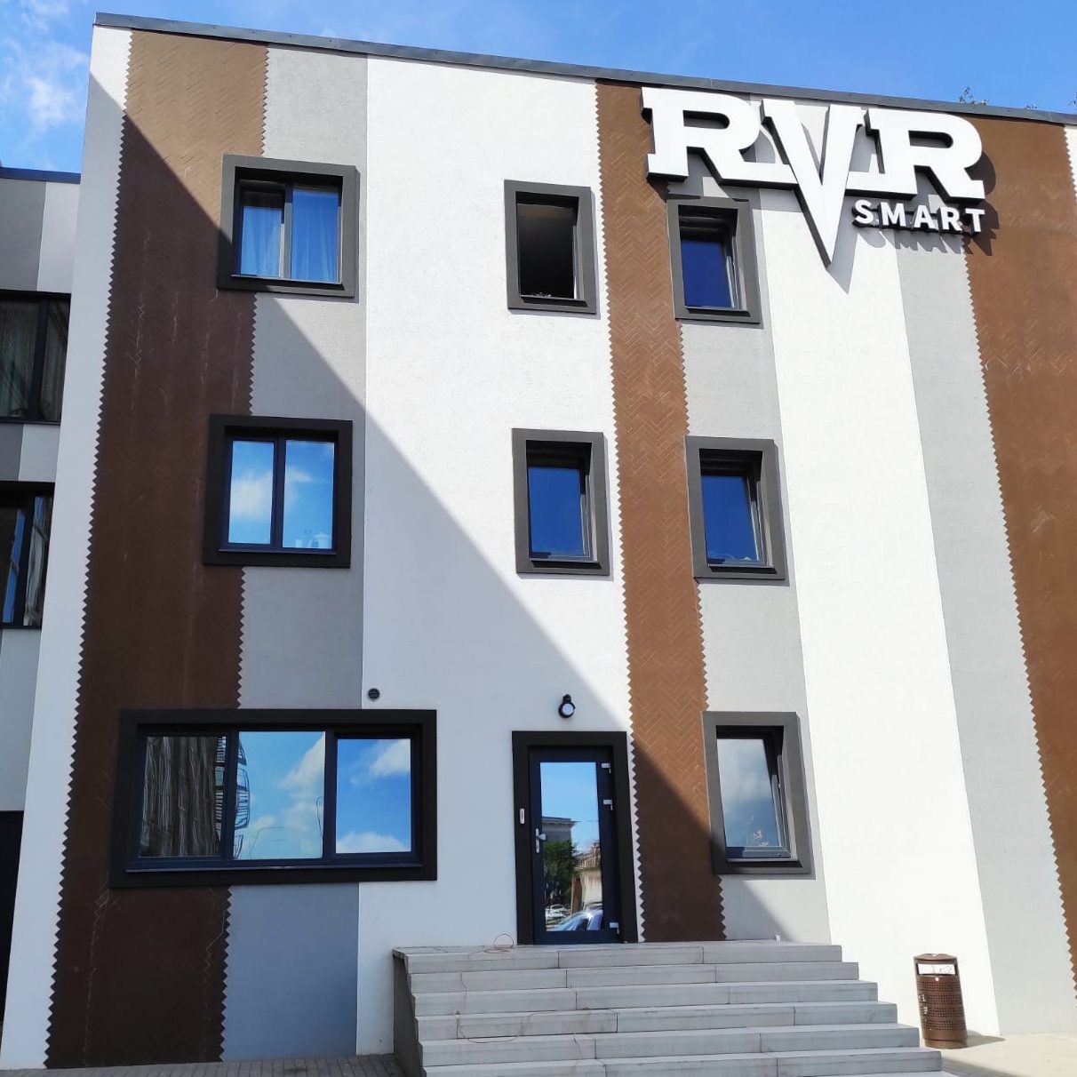RVR Smart Apartments